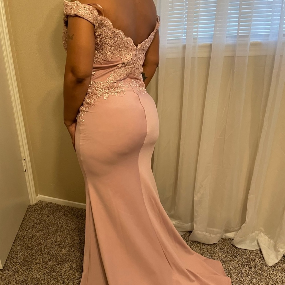 ‼️SOLD‼️Off the Shoulder Dress🛍️